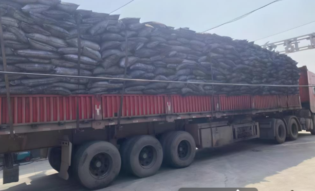 <a href=http://m.dashi8.cn/zzhxt/ target=_blank class=infotextkey>柱狀活性炭</a>，廢氣活性炭發(fā)車